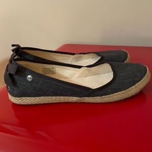 UGG INDAH BLACK CANVAS FLATS W BACK BOW sz9